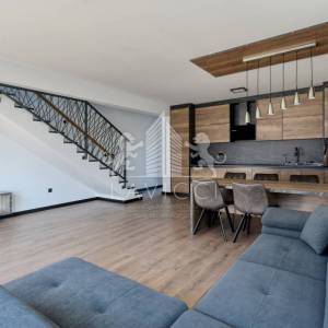 Dvoetažna kuća s vrtom i 3 sobe, 450 m od mora – Privlaka