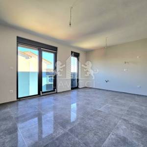 Dvoetažni apartman s krovnom terasom i pogledom na more - Petrčane