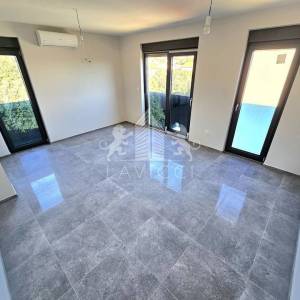 Dvoetažni apartman s krovnom terasom i pogledom na more - Petrčane