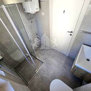 Dvoetažni apartman s krovnom terasom i pogledom na more - Petrčane