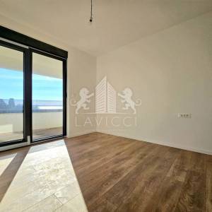 Dvoetažni apartman s krovnom terasom i pogledom na more - Petrčane