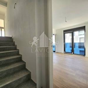 Dvoetažni apartman s krovnom terasom i pogledom na more - Petrčane