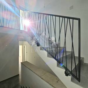 Dvoetažni apartman s krovnom terasom i pogledom na more - Petrčane