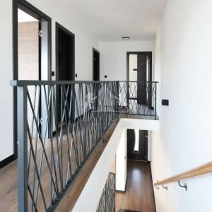 Dvoetažni apartman s vrtom i 3 sobe, 450 m od mora – Privlaka