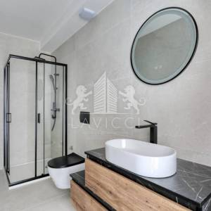 Dvoetažni apartman s vrtom i 3 sobe, 450 m od mora – Privlaka