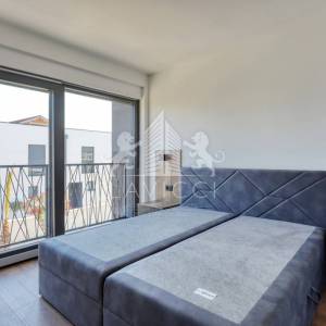 Dvoetažni apartman s vrtom i 3 sobe, 450 m od mora – Privlaka