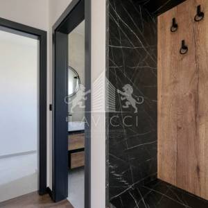 Dvoetažni apartman s vrtom i 3 sobe, 450 m od mora – Privlaka