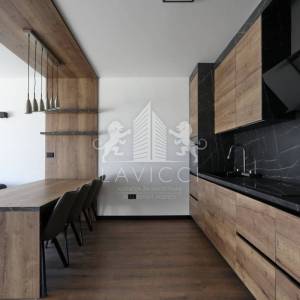 Dvoetažni apartman s vrtom i 3 sobe, 450 m od mora – Privlaka