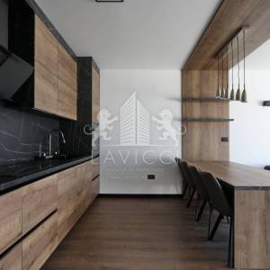 Dvoetažni apartman s vrtom i 3 sobe, 450 m od mora – Privlaka