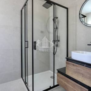 Dvoetažni apartman s vrtom i 3 sobe, 450 m od mora – Privlaka