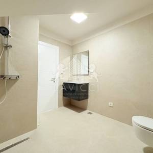 Dvoetažni apartman s vrtom, 1. red do mora - Privlaka