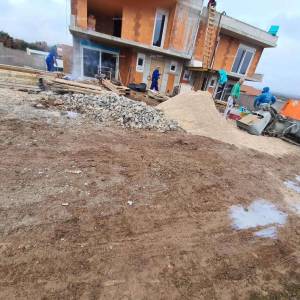 Dvoetažni stan s dvorištem – Barbariga