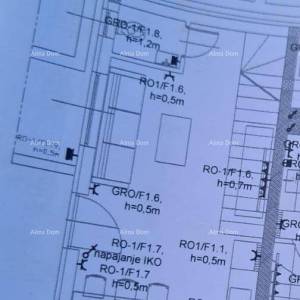 Dvoetažni stan s dvorištem – Barbariga