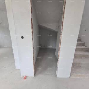 Dvoetažni stan s vrtom u Ližnjanu