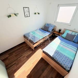 Dvojna kuća s 2 uređena apartmana - Vir, Zadar