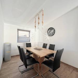 Dvojna kuća s 2 uređena apartmana - Vir, Zadar