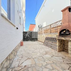 Dvojna kuća s 2 uređena apartmana - Vir, Zadar