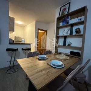 Dvojna kuća s 2 uređena apartmana - Vir, Zadar