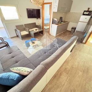 Dvojna kuća s 2 uređena apartmana - Vir, Zadar