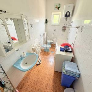 Dvojna kuća s 3 stana i garažom - Ričine, Zadar