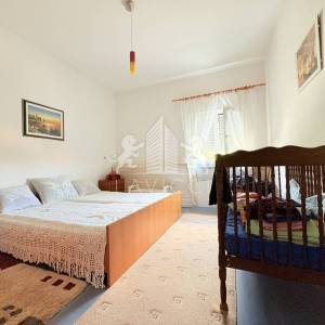 Dvojna kuća s 3 stana i garažom - Ričine, Zadar