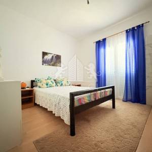 Dvojna kuća s 3 stana i garažom - Ričine, Zadar