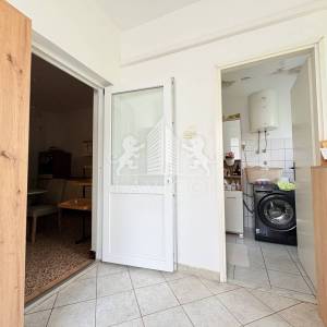 Dvojna kuća s 3 stana i garažom - Ričine, Zadar