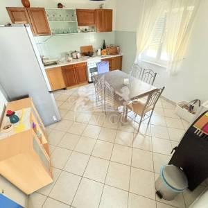 Dvojna kuća s 3 stana i garažom - Ričine, Zadar