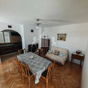 Dvojna kuća u centru Petrčana - 100 m od mora, Zadarska županija