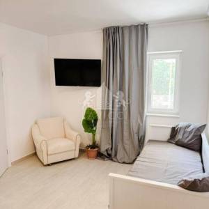 Dvojna kuća u centru Petrčana - 100 m od mora, Zadarska županija