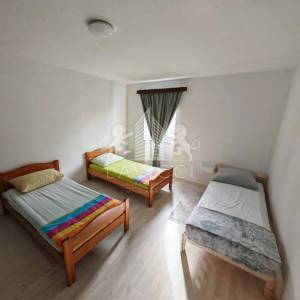 Dvojna kuća u centru Petrčana - 100 m od mora, Zadarska županija