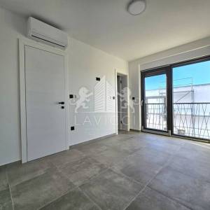 Dvosoban apartman na 1. katu - 70m od mora,Privlaka