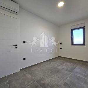 Dvosoban apartman na 1. katu - 70m od mora,Privlaka