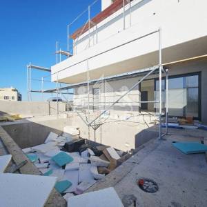 Dvosoban luksuzni apartman s bazenom - Vrsi, Zadar