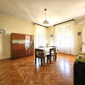 Dvosoban stan s garažom, 450 m od mora - Kolovare, Zadar