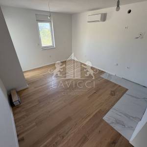 Dvosoban stan u prizemlju s vrtom - Zadar, Plovanija