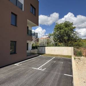 Dvosoban stan u prizemlju s vrtom - Zadar, Plovanija