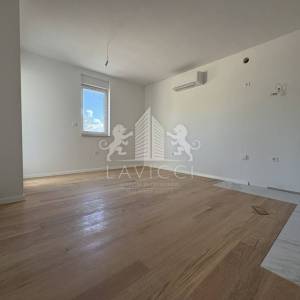 Dvosoban stan u prizemlju s vrtom - Zadar, Plovanija