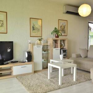 Ekskluzivna nekretnina u Crikvenici: 602 m², bazen, 7 apartmana, 250 m od mora