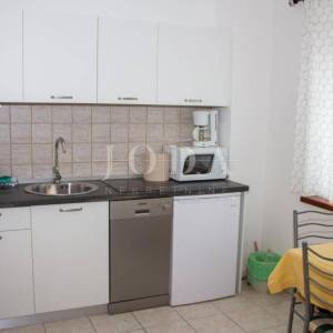 Ekskluzivna nekretnina u Crikvenici: 602 m², bazen, 7 apartmana, 250 m od mora