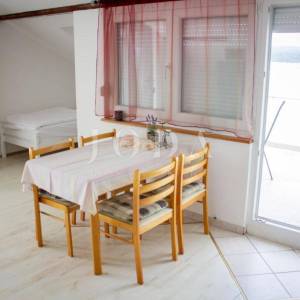 Ekskluzivna nekretnina u Crikvenici: 602 m², bazen, 7 apartmana, 250 m od mora