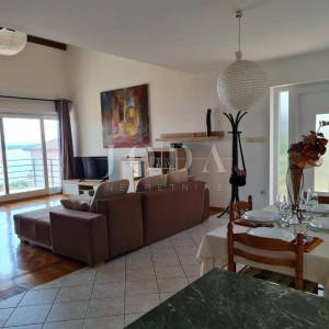 Ekskluzivna nekretnina u Crikvenici: 602 m², bazen, 7 apartmana, 250 m od mora