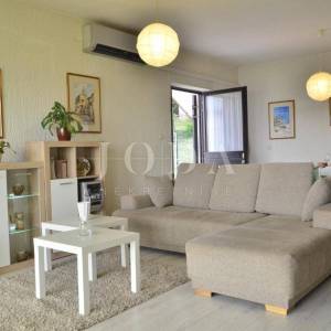 Ekskluzivna nekretnina u Crikvenici: 602 m², bazen, 7 apartmana, 250 m od mora