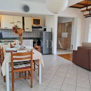 Ekskluzivna nekretnina u Crikvenici: 602 m², bazen, 7 apartmana, 250 m od mora