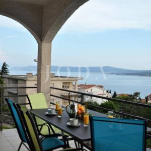 Ekskluzivna nekretnina u Crikvenici: 602 m², bazen, 7 apartmana, 250 m od mora