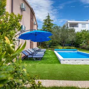 Fažana! Kuća s bazenom! Fantastićna lokacija.