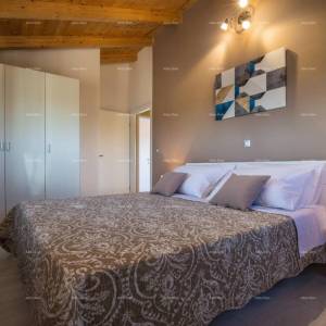 Fažana , samostojeća kuća na velikom terenu od 1844 m2. Pogled na cijelu Fažanu.