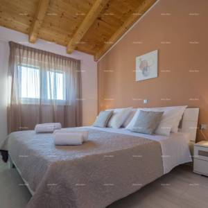 Fažana , samostojeća kuća na velikom terenu od 1844 m2. Pogled na cijelu Fažanu.