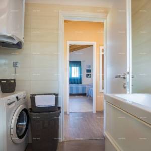 Fažana , samostojeća kuća na velikom terenu od 1844 m2. Pogled na cijelu Fažanu.