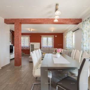 Fažana , samostojeća kuća na velikom terenu od 1844 m2. Pogled na cijelu Fažanu.